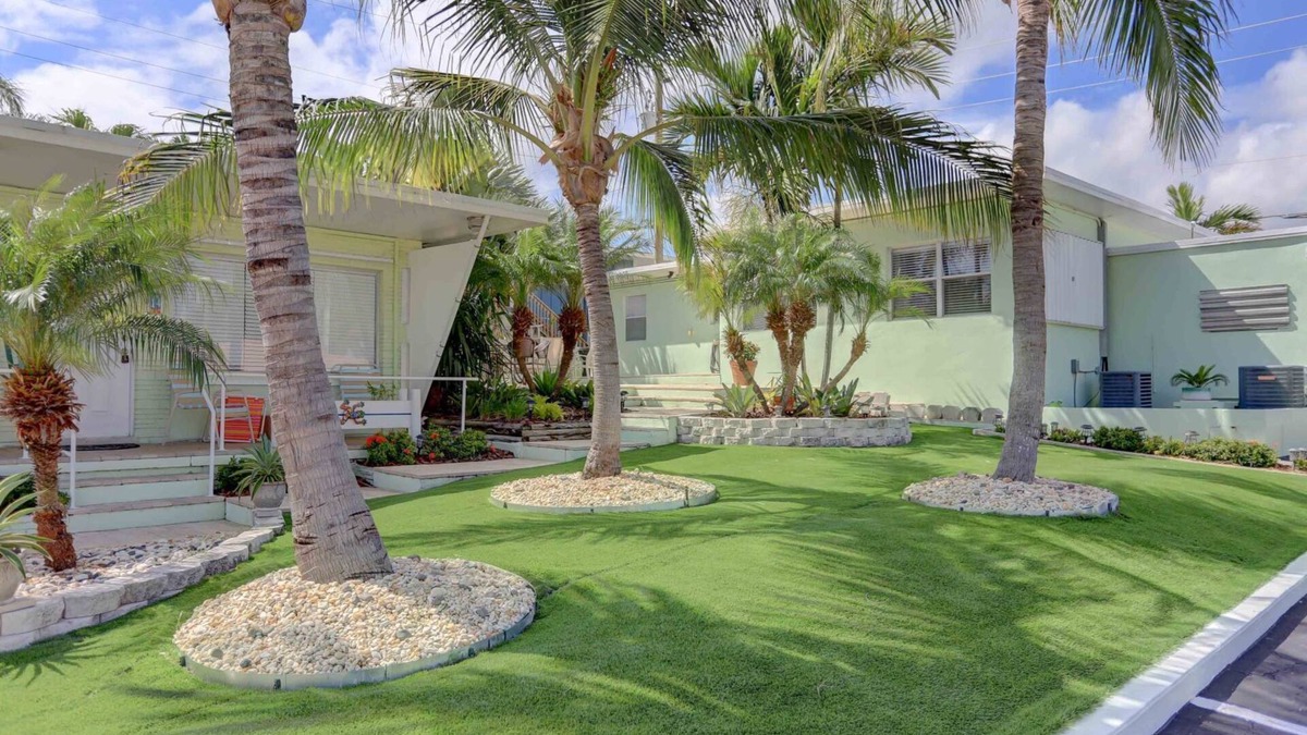 Ocean Ridge Resort | 2 bedroom large pool 600 ft to the beach