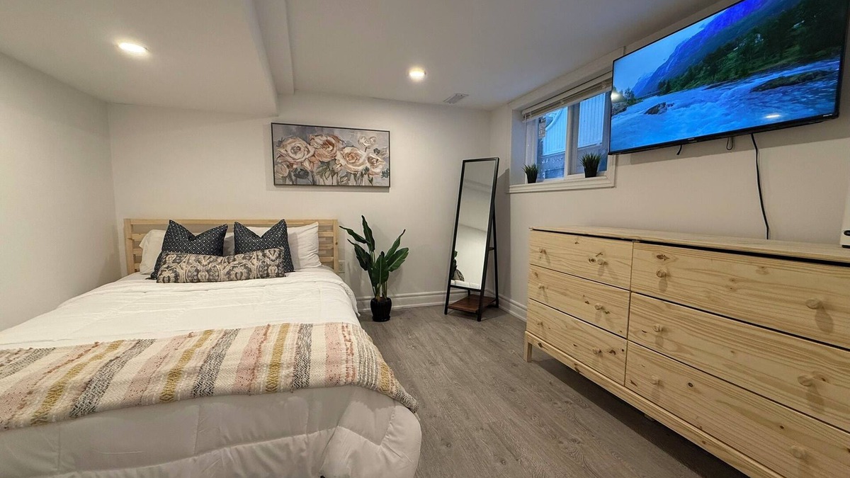 Bickford Park House | 2 Bedroom Little Italy