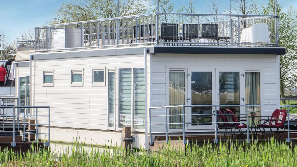 Municipality of Aalsmeer Boat Rental | 2 bedroom luxurious ship in Aalsmeer