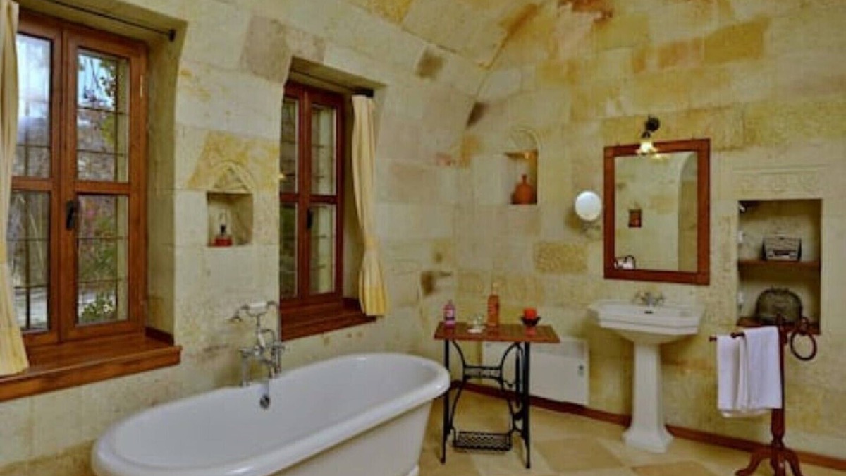 Urgup House | 2-Bedroom Luxury Stone Arch Historical House