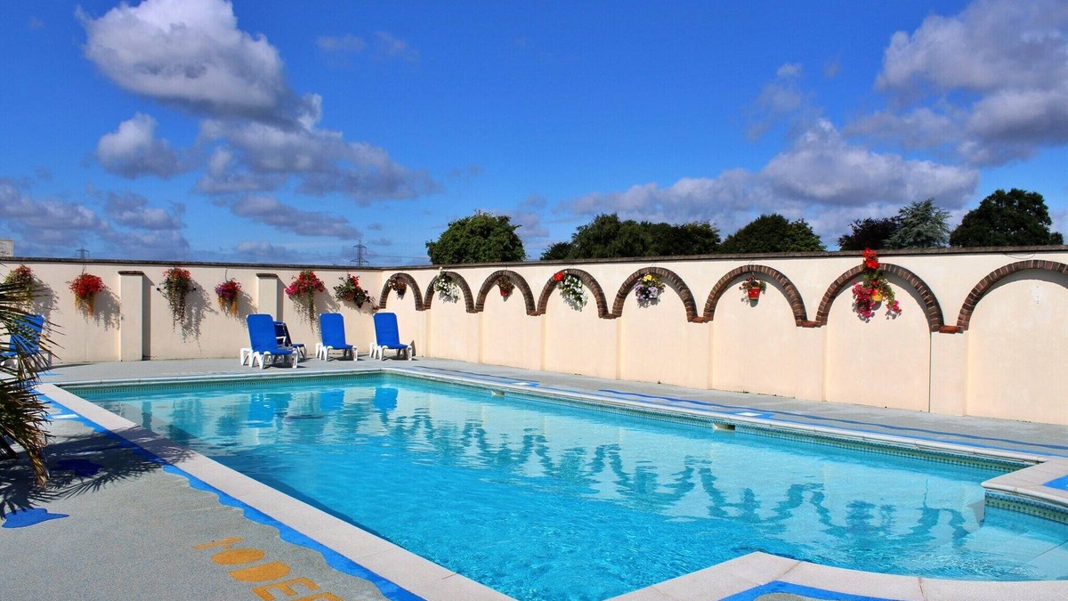 Wimborne House | 2 bedroom mobile home in Wimborne, No deposit