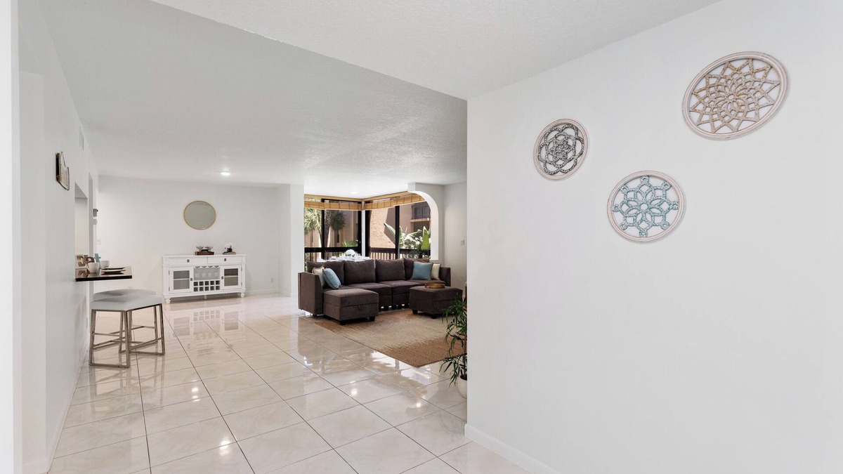 Tropic Palms Apartment | 2-bedroom modern apt w/king bed & pool, 10 min. to the beach!