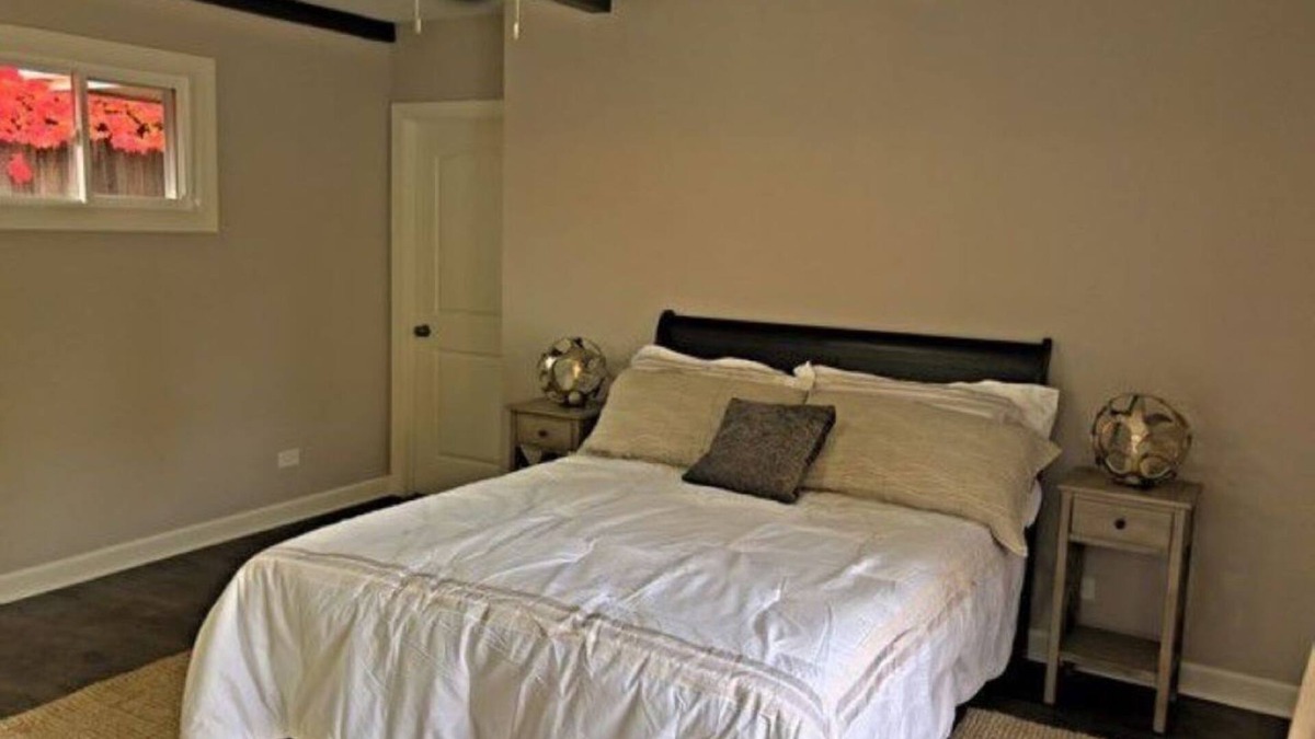Lake Bluff Apartment | 2 Bedroom Naval Family Oasis