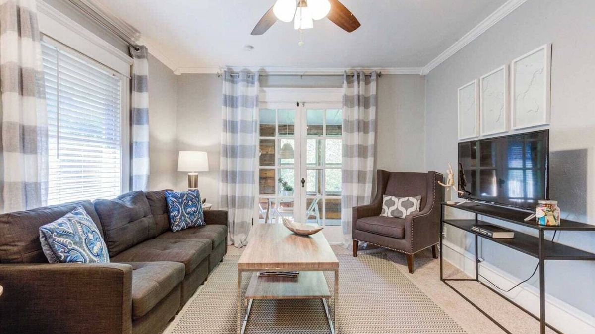 South Hyde Park House | 2-Bedroom Near the Plaza & Scenic Park 14