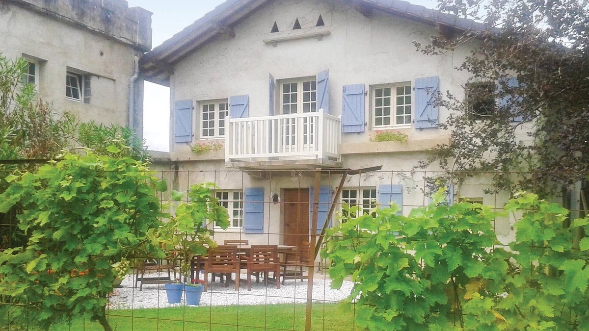 Charritte-de-Bas House | 2 bedroom nice home in Charritte de Bas
