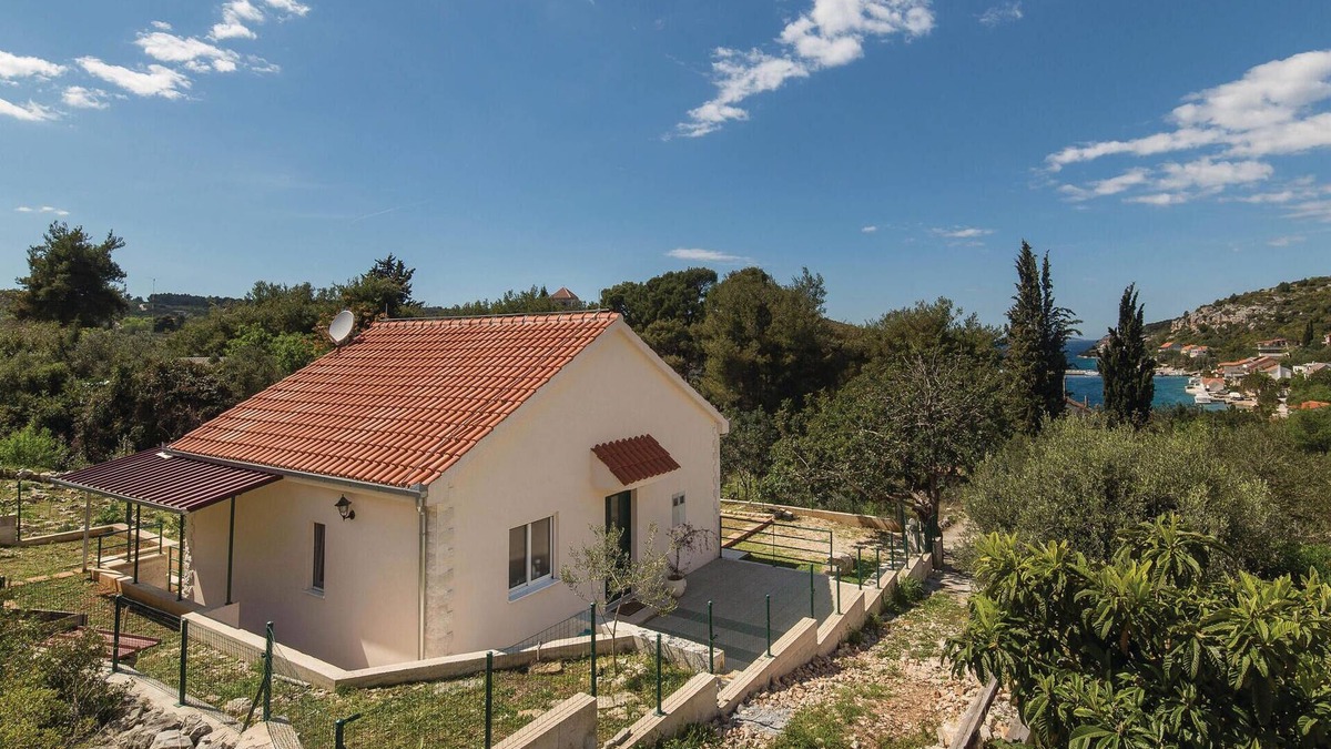 Veliki Drvenik House | 2 bedroom nice home in Drvenik Veliki