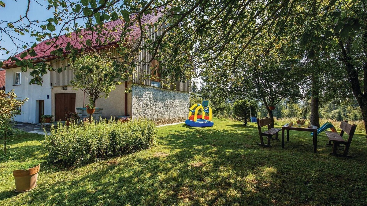 Benkovac Fuzinski House | 2 bedroom nice home in Fuzine