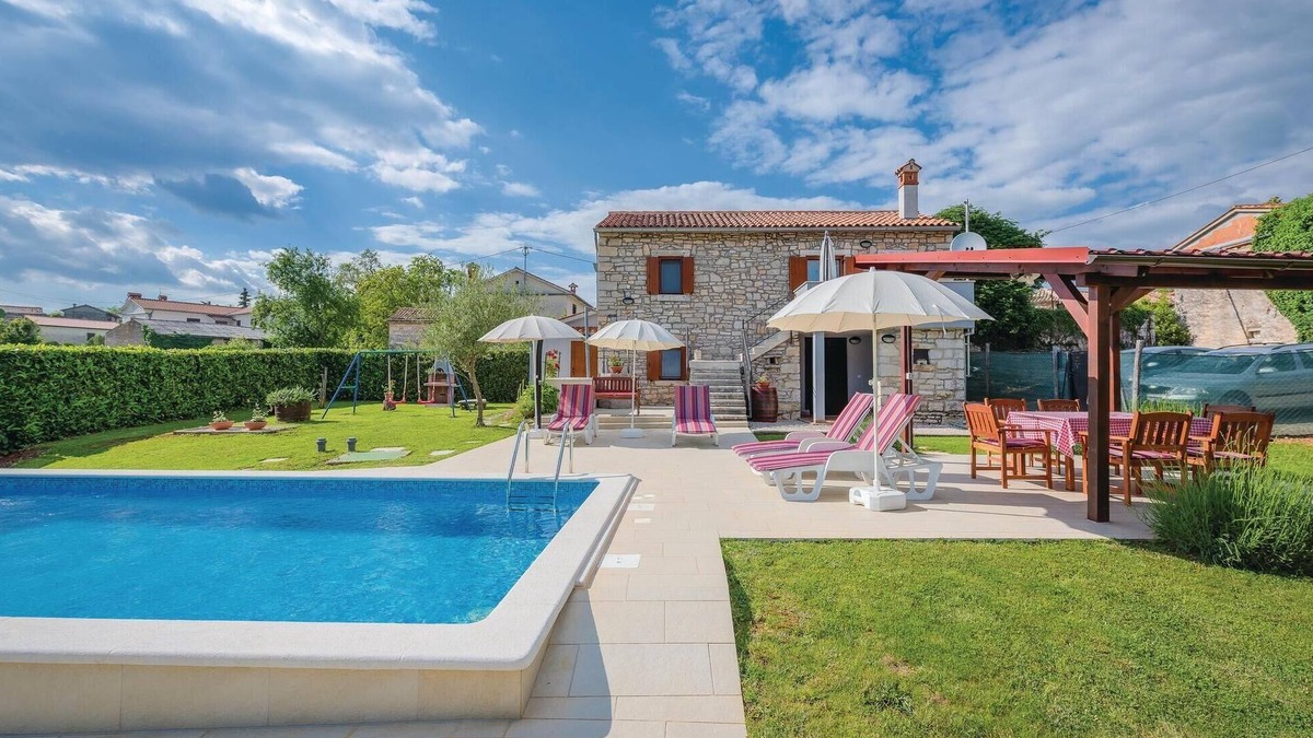 Katun Lindarski House | 2 bedroom nice home in Milotski Brijeg