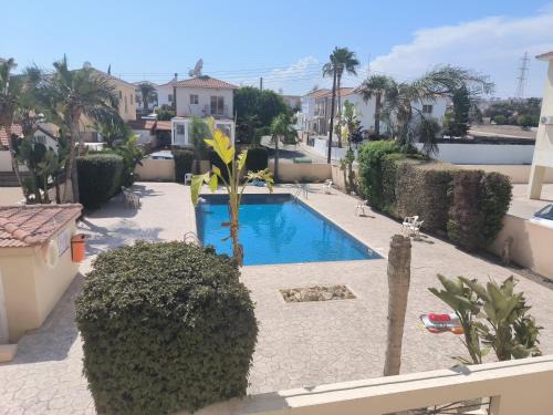Oroklini Apartment | 2 Bedroom Penthouse Apartment in Oroklini with Communal Pool