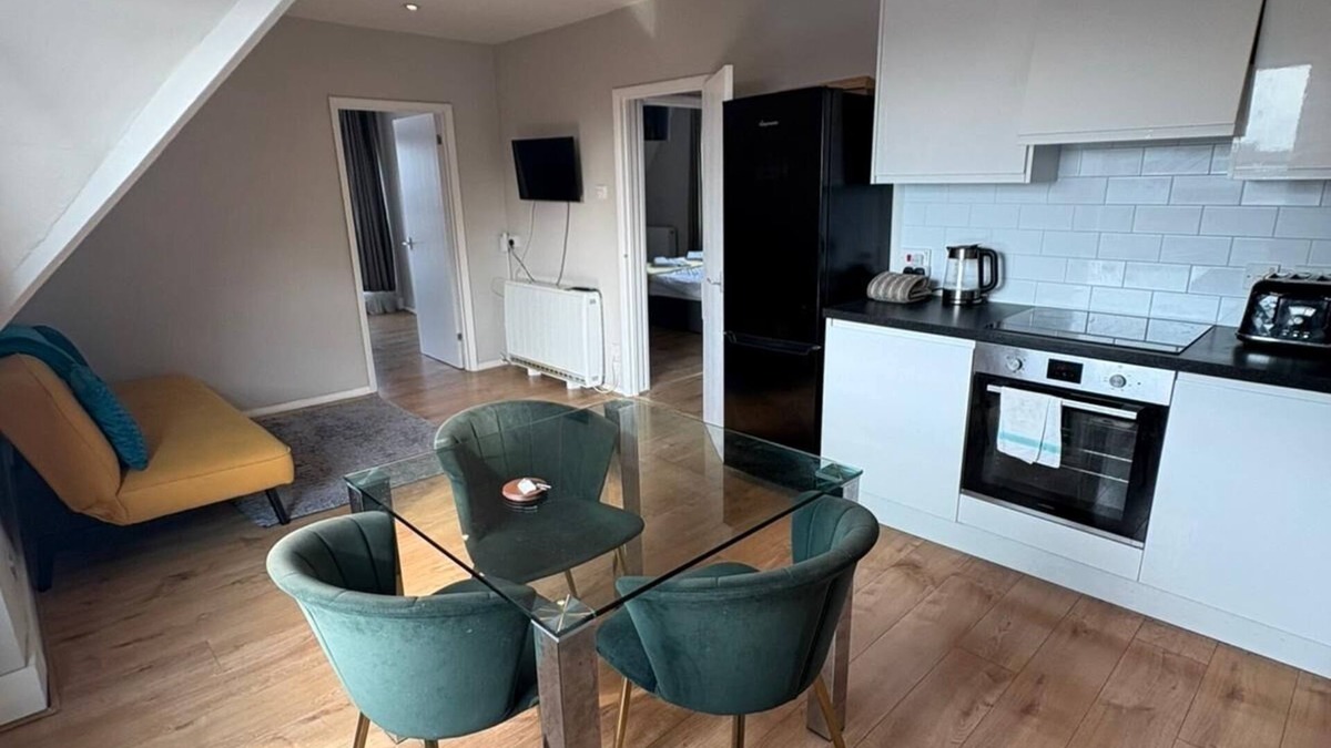 St Albans Apartment | 2 Bedroom Penthouse St Albans City Centre - stay right in the heart of the city