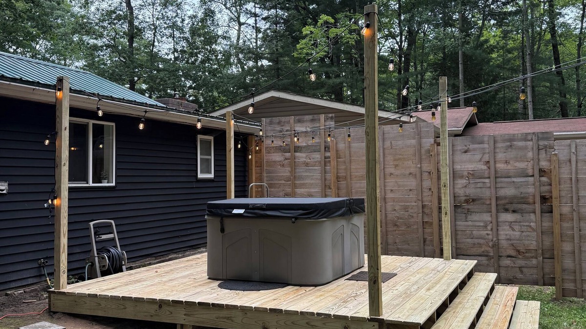 Greenbush Cabin | 2-bedroom pet friendly Lake Huron cabin with Hot Tub, Sauna in Greenbush