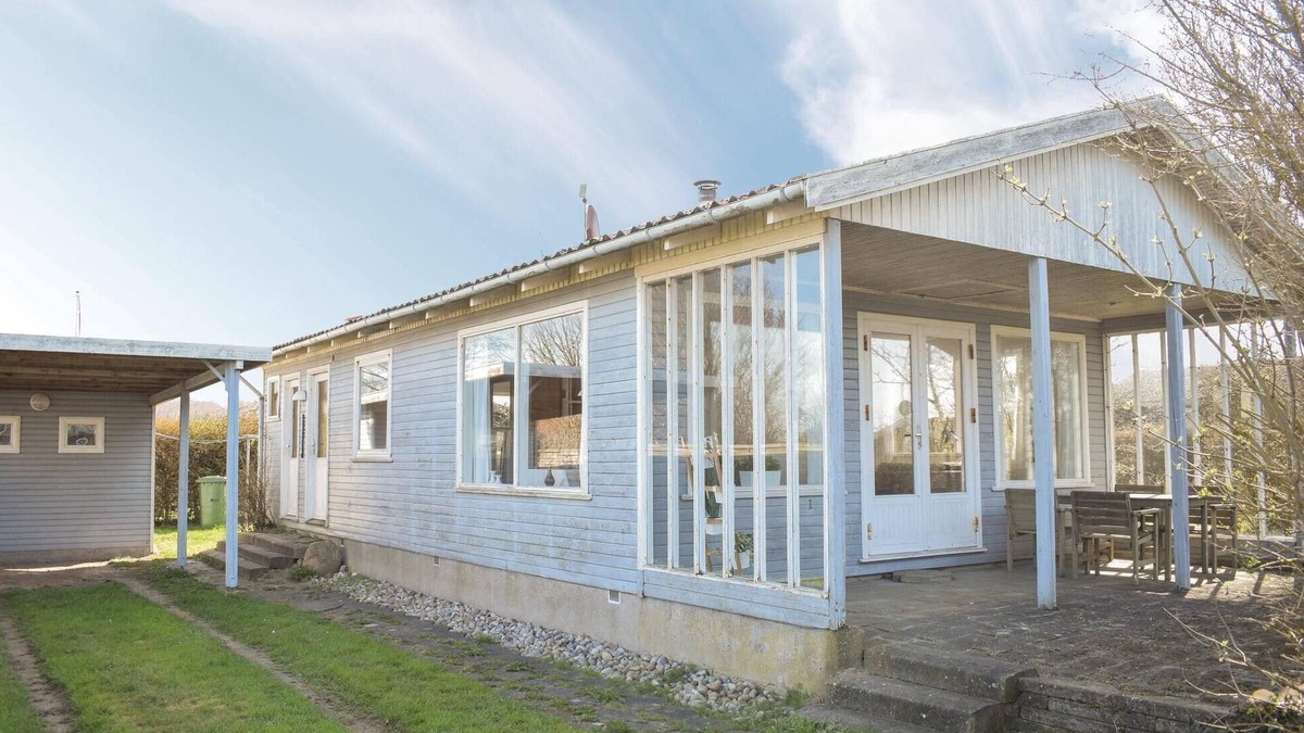 Skastrup Strand House | 2 bedroom pet friendly home in Bogense