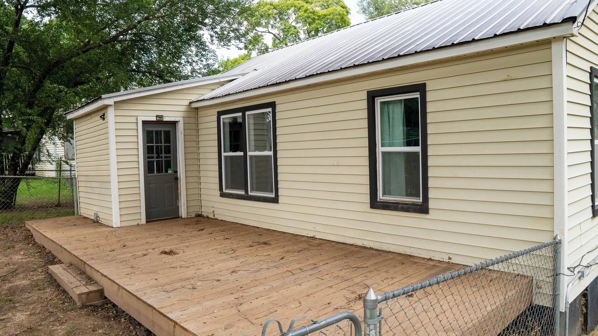 Harrison House | 2 Bedroom - Pet Friendly - Long Stay available- Close to Buffalo National River