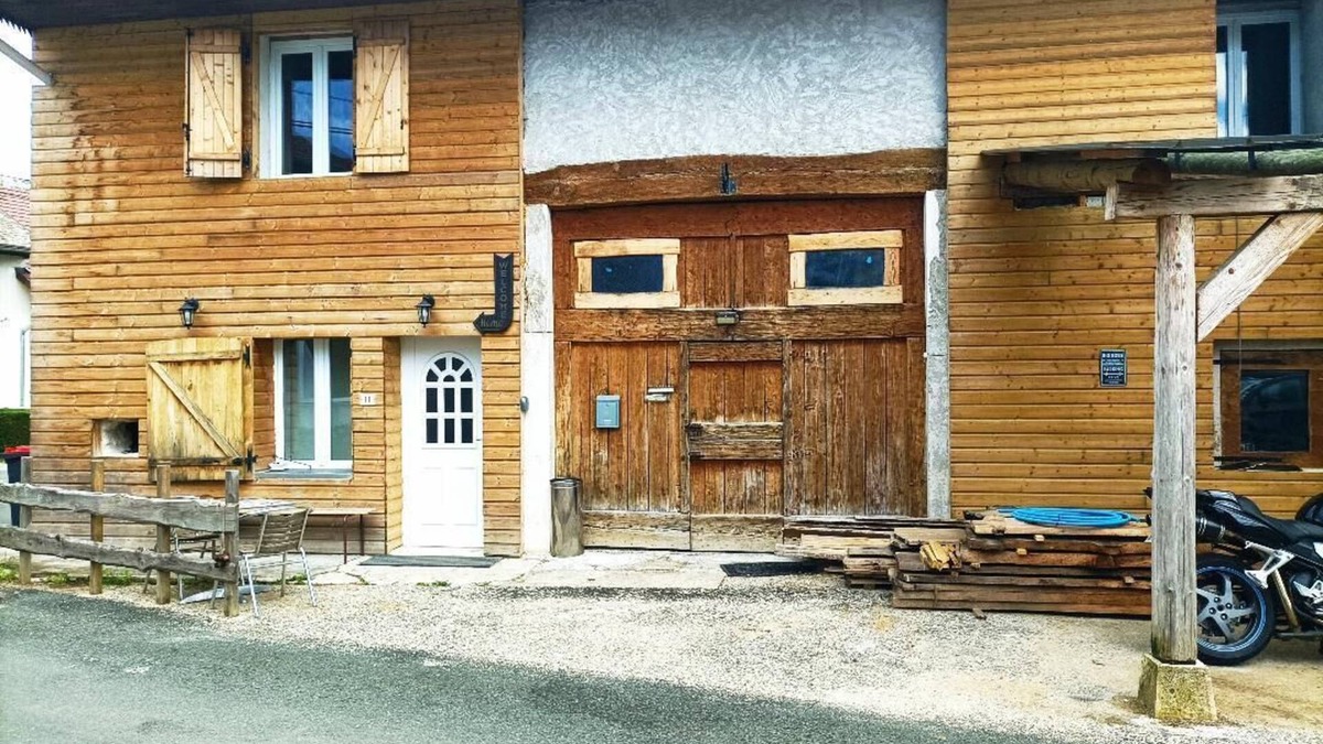 Lacoux House | 2 Bedroom Private vacation home in Hauteville-Lompnes