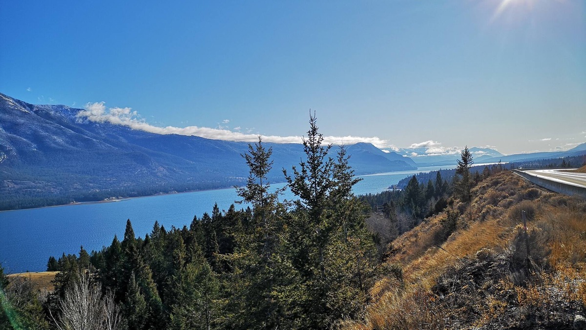 East Kootenay House | 2 BEDROOM PRIVATE HOME, NEAR FAIRMONT & LUSSIER HOTSPRINGS, COLUMBIA LAKE, WHITESWAN PARK