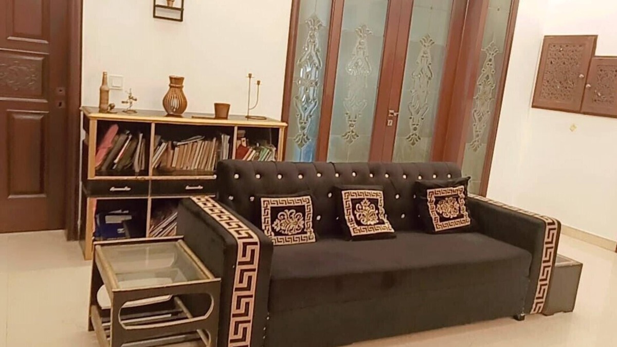 Lahore Apartment | 2 Bedroom Private Apartment in a Luxurious house in Posh area. Close to Airport