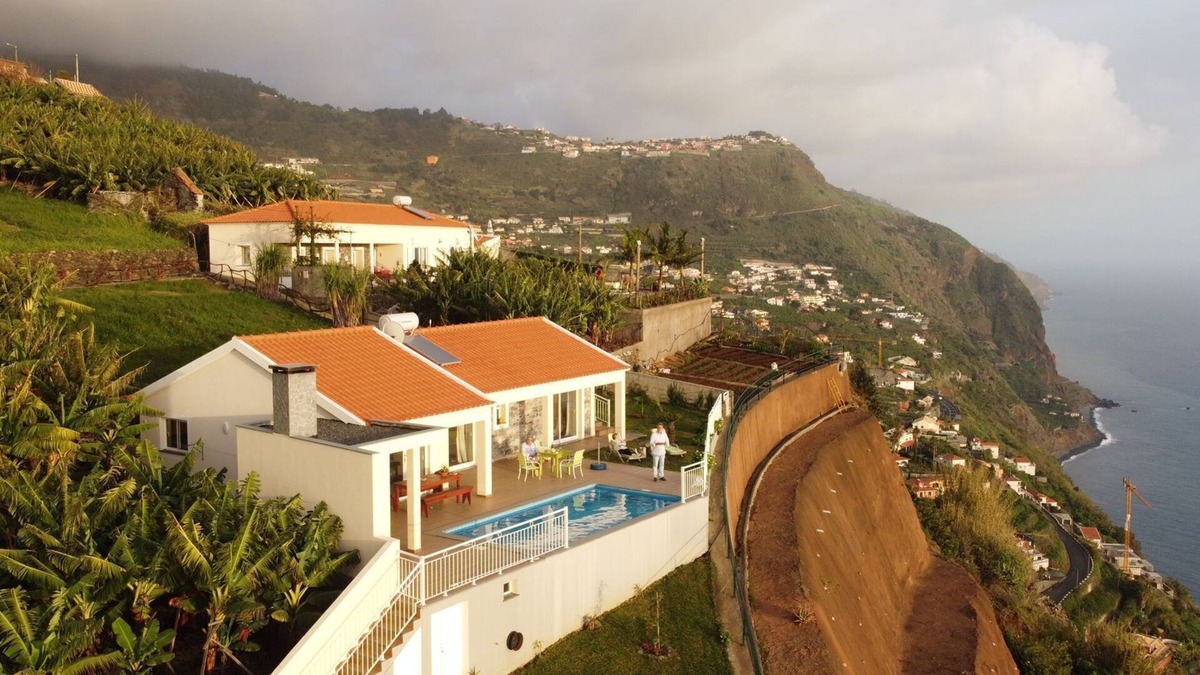 Calheta House | 2 Bedroom Private vacation home in Calheta