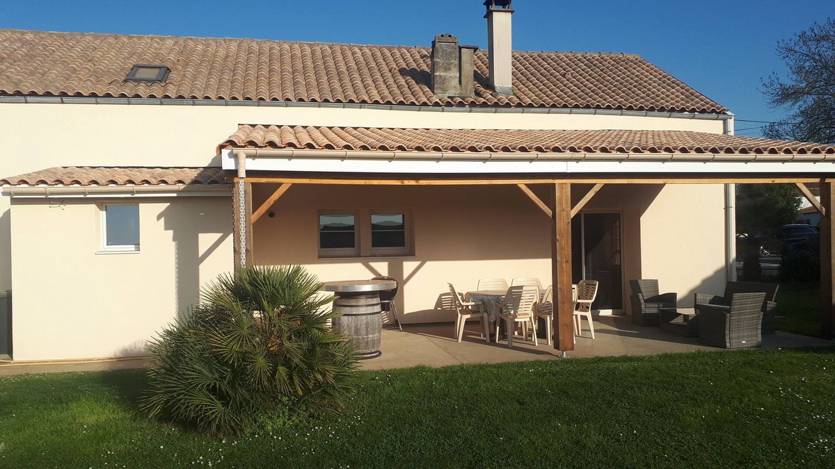 Etaules House | 2 Bedroom Private vacation home in Étaules