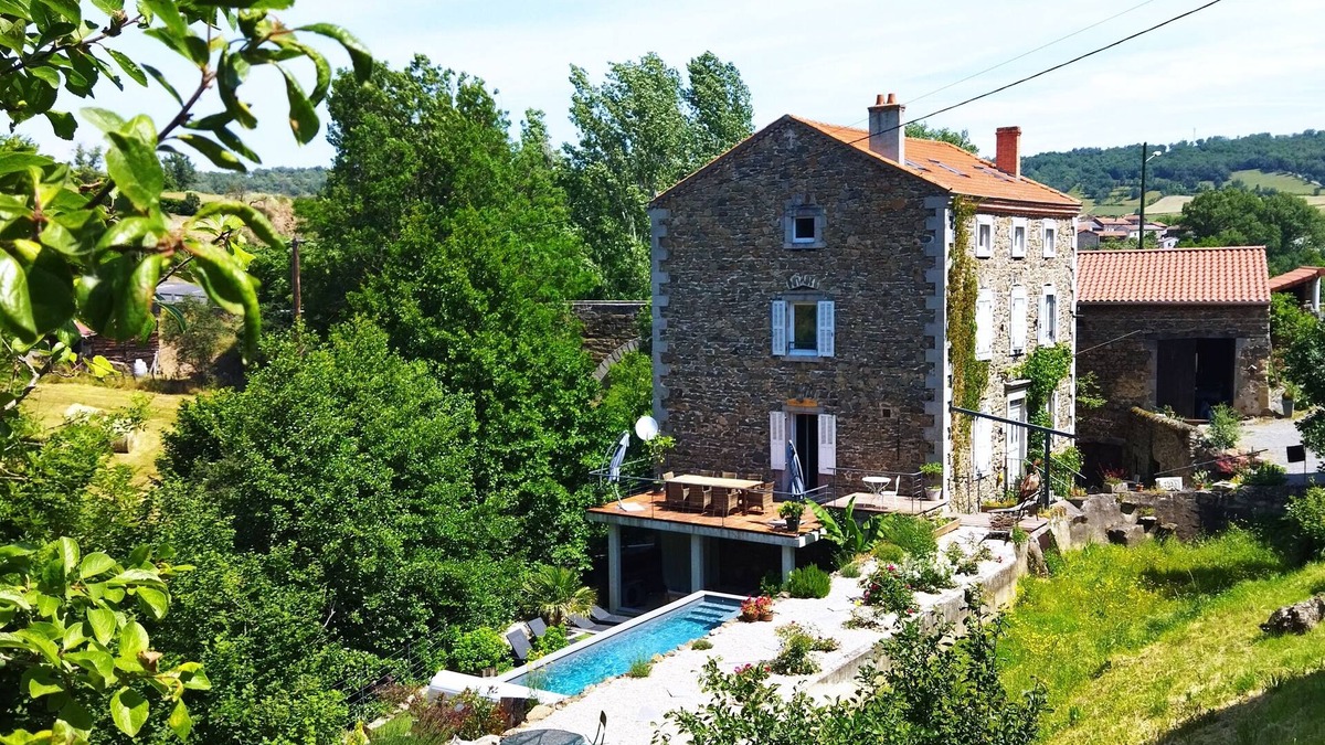 Aubazat House | 2 Bedroom Private vacation home in Unknown