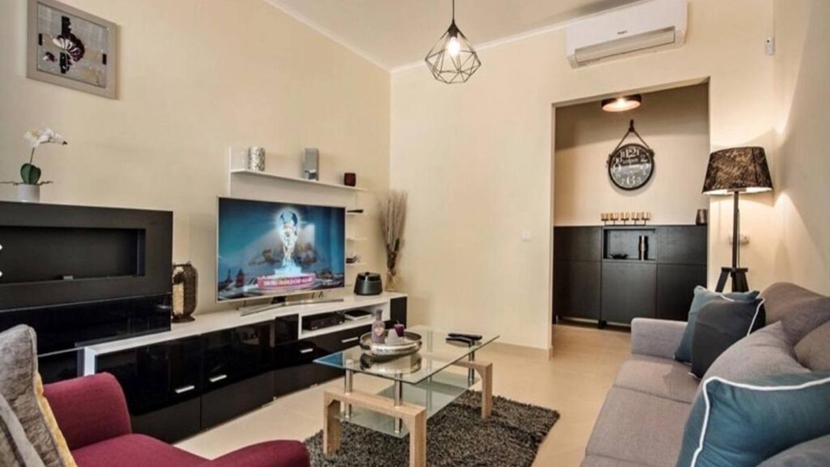Canada Apartment | 2 bedroom apartment.