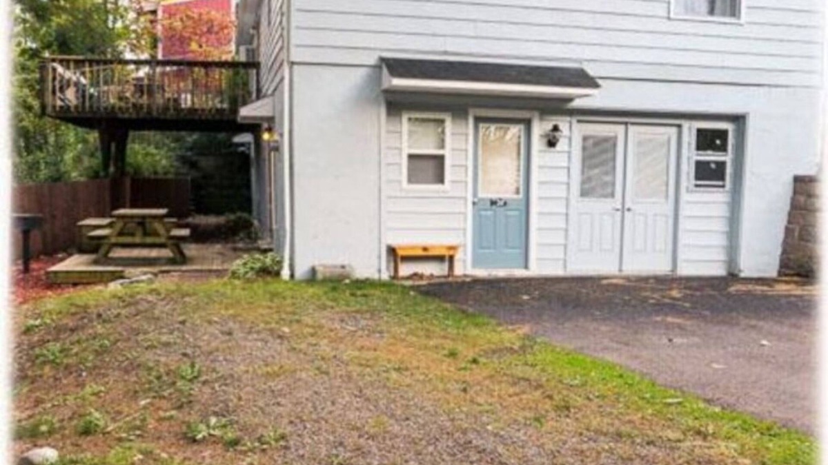 Cooperstown - Otsego Lake Apartment | 2 Bedroom Railroad layout