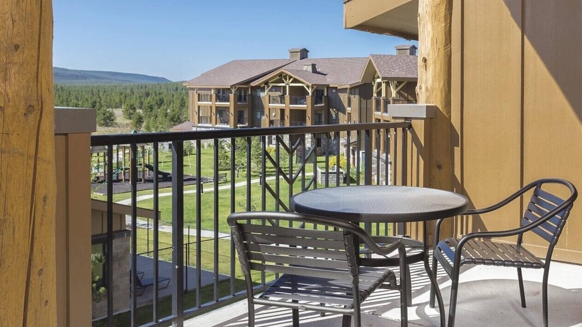 West Yellowstone Resort | 2-bedroom resort in brilliant West Yellowstone with AC, fitness room, WiFi