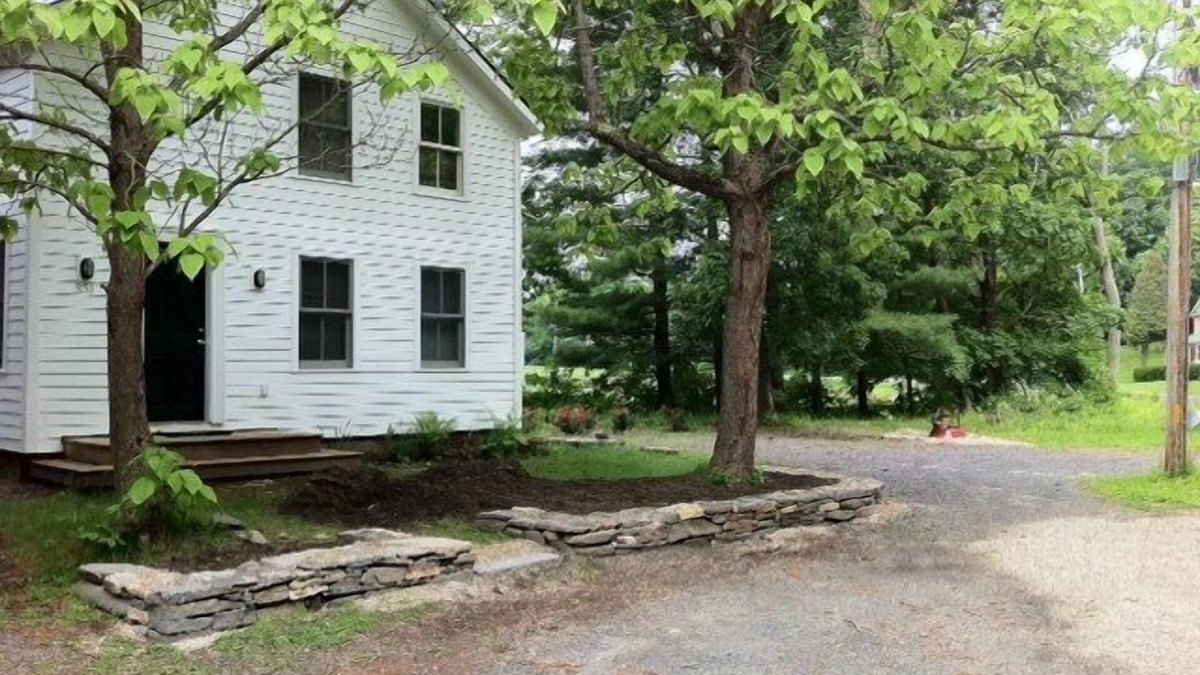 Glendale Apartment | 2 bedroom Riverhouse in the Heart of the Berkshires! Summer & winter coziness!