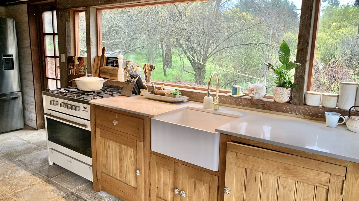 Bridgetown Cottage | 2 bedroom Riverside cute character Cottage In Bridgetown that sleeps 6