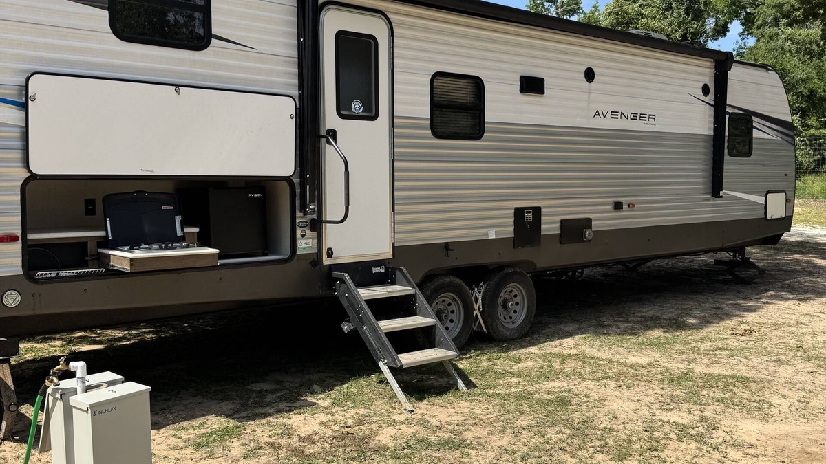 Centerville House | 2-bedroom RV in fabulous Leona with AC.Exotic animals outside.We have a lake