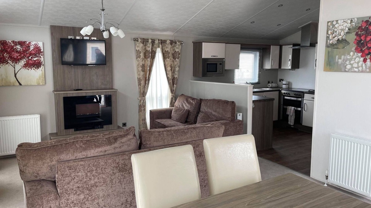 Newton Cabin | 2 Bedroom Sea Front Lodge (Honeysuckle 95, Trecco Bay)