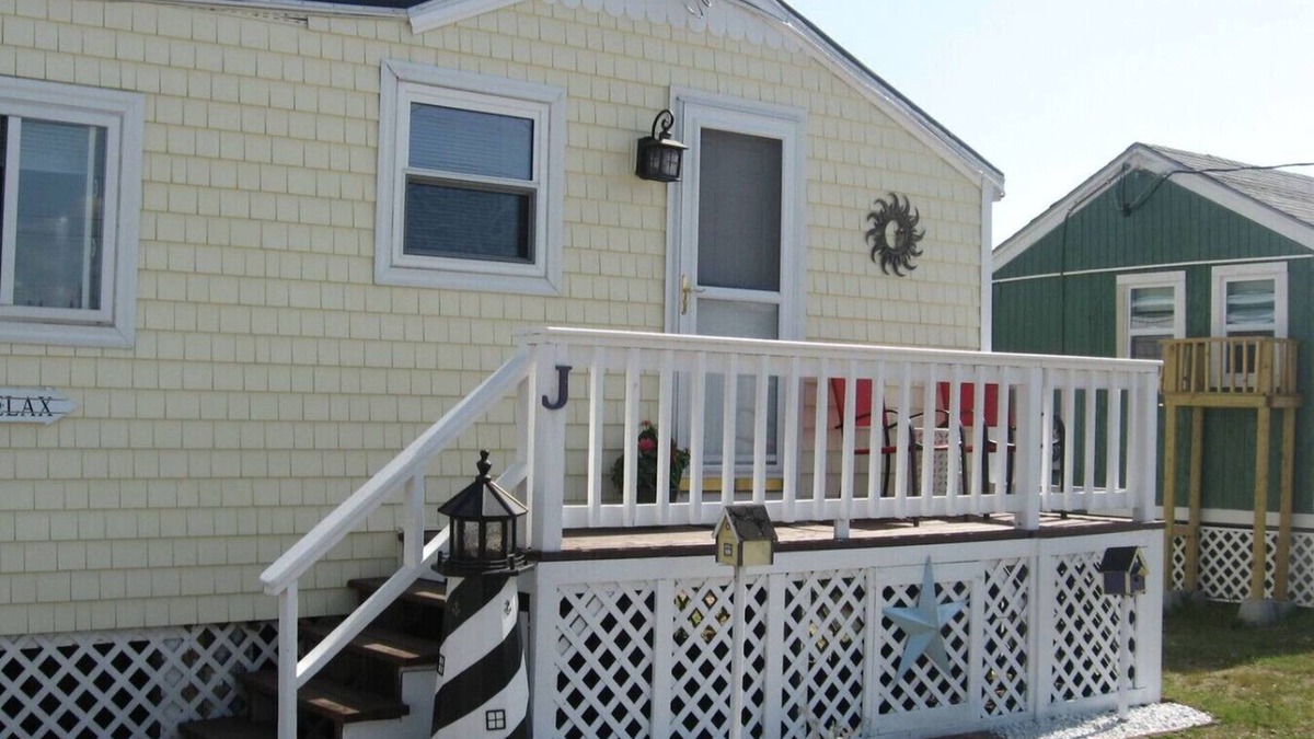 Jerusalem House | 2 Bedroom Seaside Cottage