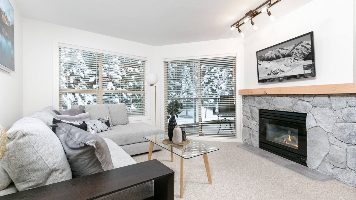 Upper Village Condo | 2 Bedroom, Ski In Out, Heated Pool & 3 Hot Tubs at The Aspens!