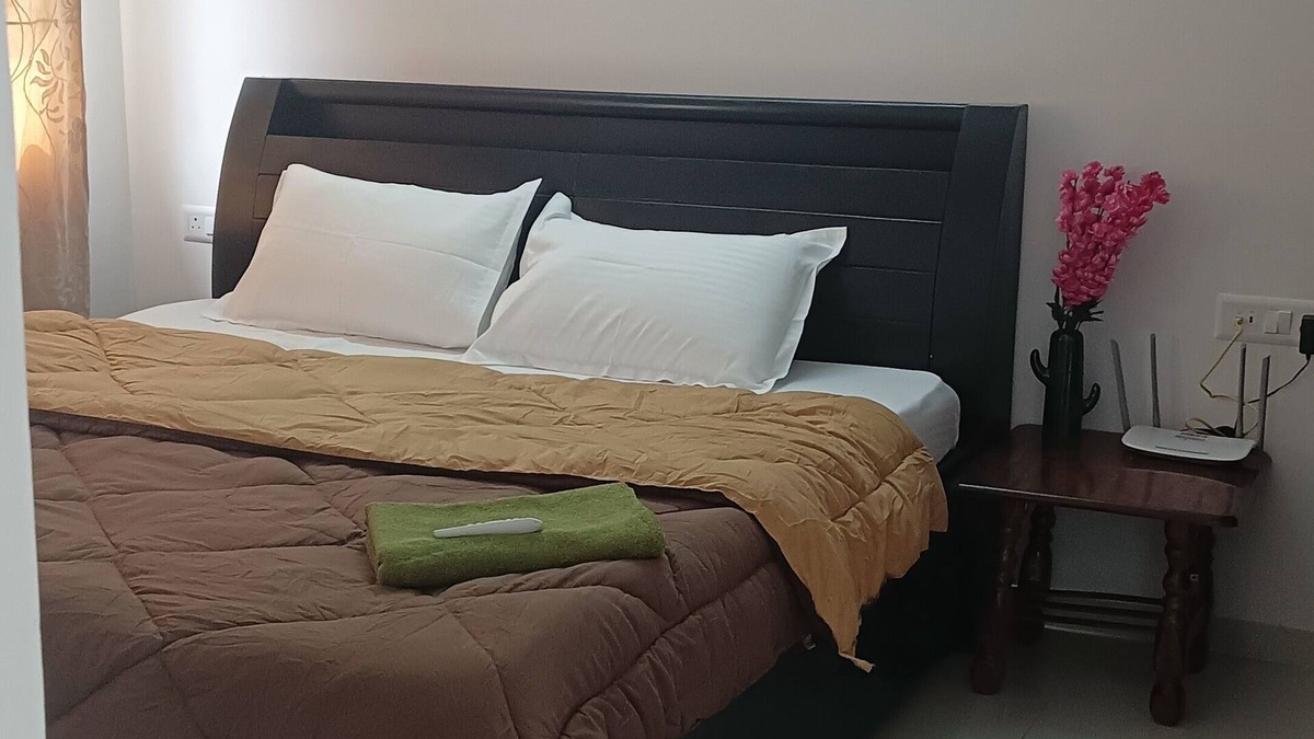 Hadapsar Apartment | 2-bedroom skyhigh apartment in fabulous Pune with AC, fitness room, WiFi