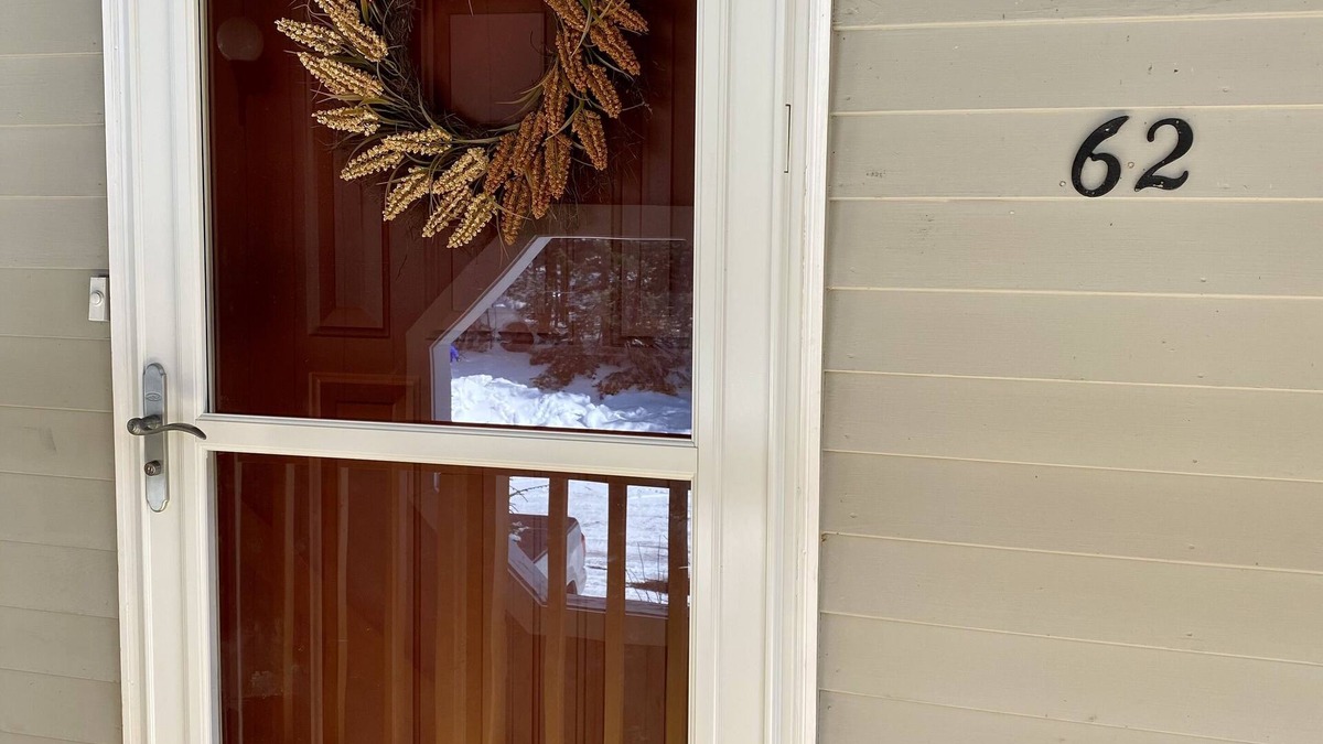 North Conway Condo | 2 bedroom (sleeps 6) cozy condo in the heart of North Conway, NH.