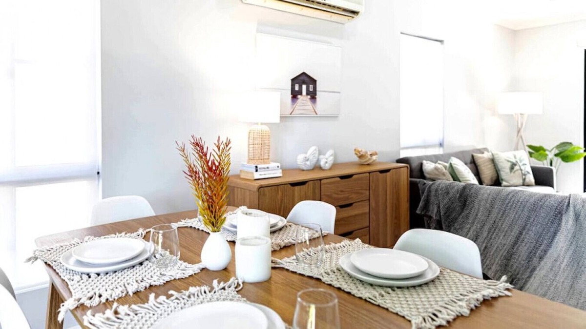 Cannonvale Apartment | 2 Bedroom split level town house with garden