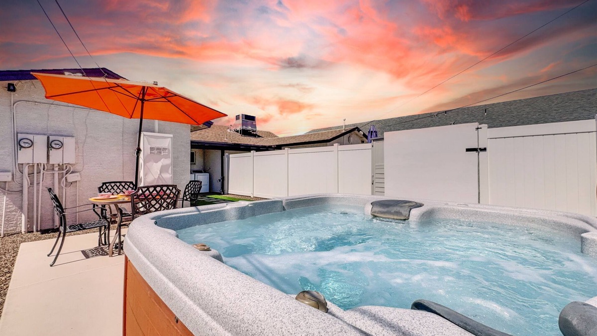 West Second Street Historic District House | 2 bedroom Stunna Downtown Mesa! Hot Tub! Come Chill