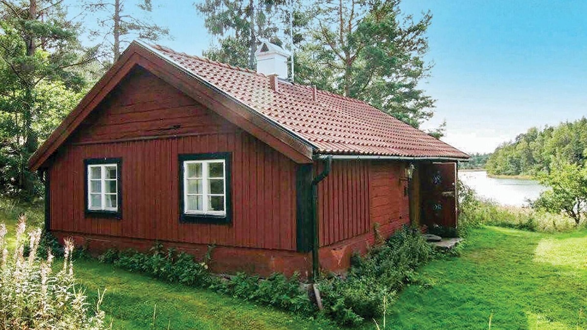 Soderkoping Municipality House | 2 bedroom stunning home in Sankt Anna