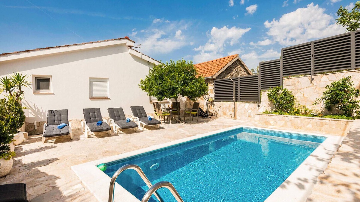 Kula Norinska House | 2 bedroom stunning home in Desne