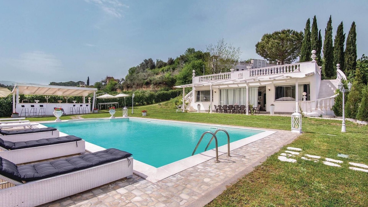 Borghesiana House | 2 bedroom stunning home in Roma