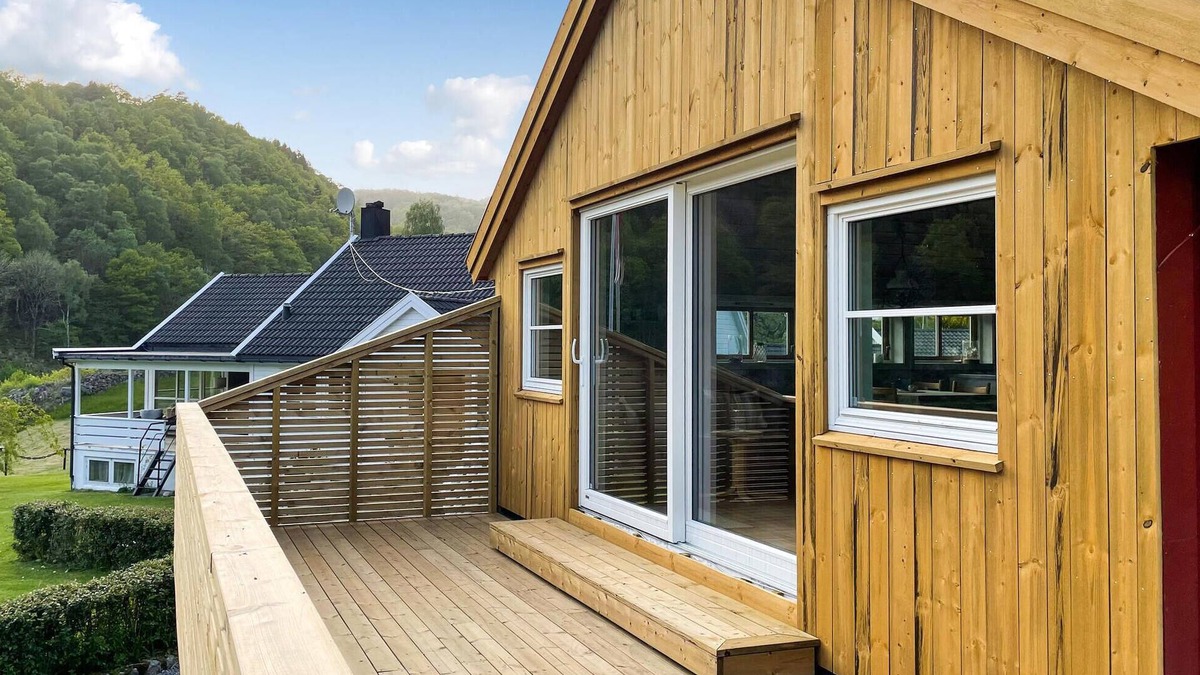 Lyngdal House | 2 bedroom stunning home in Lyngdal