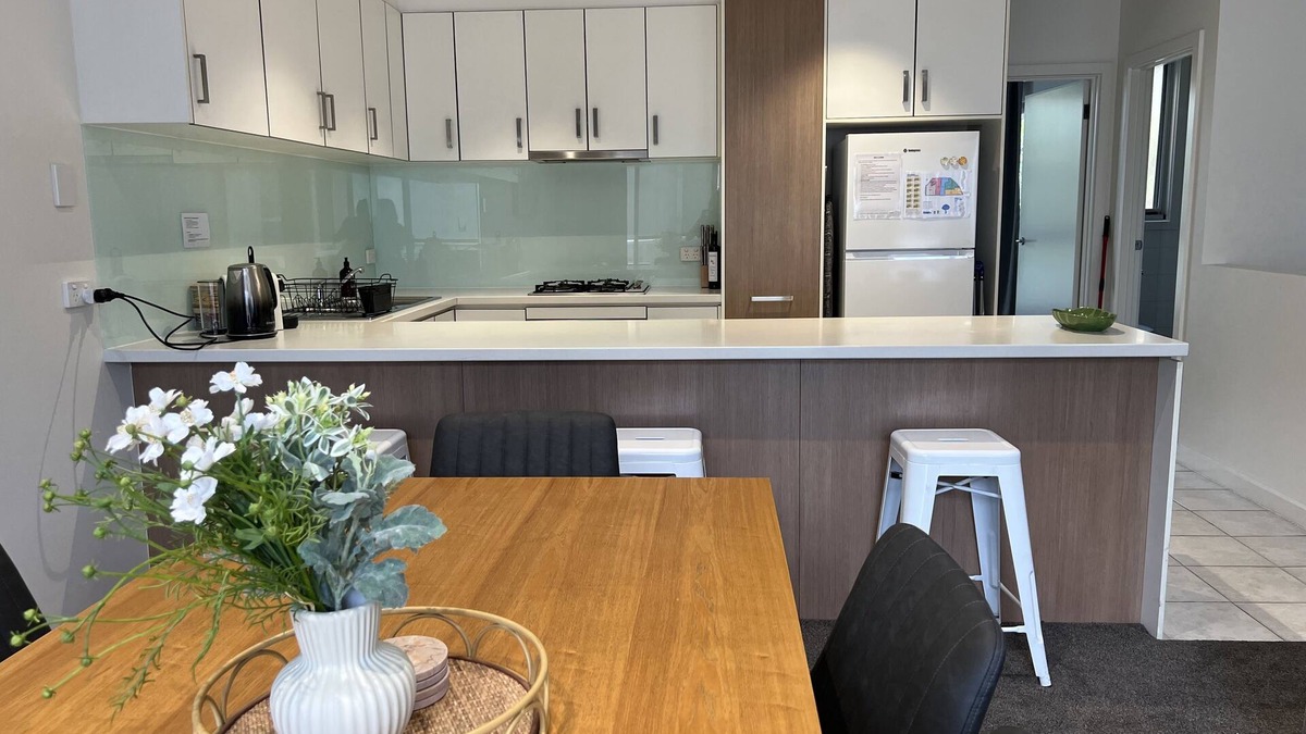 Unley House | 2 Bedroom, Stylish Unley townhouse, 3km from city, double garage.