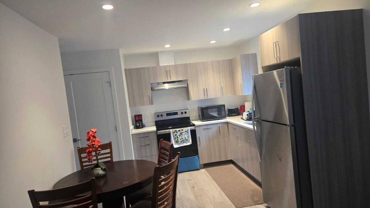 Saanichton Apartment | 2-Bedroom Suite – Ideal for Your Next Adventure