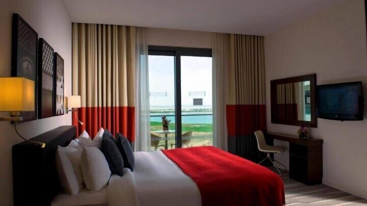 Abu Dhabi Apartment | 2 Bedroom Suite near Civic Square Park Yas Island