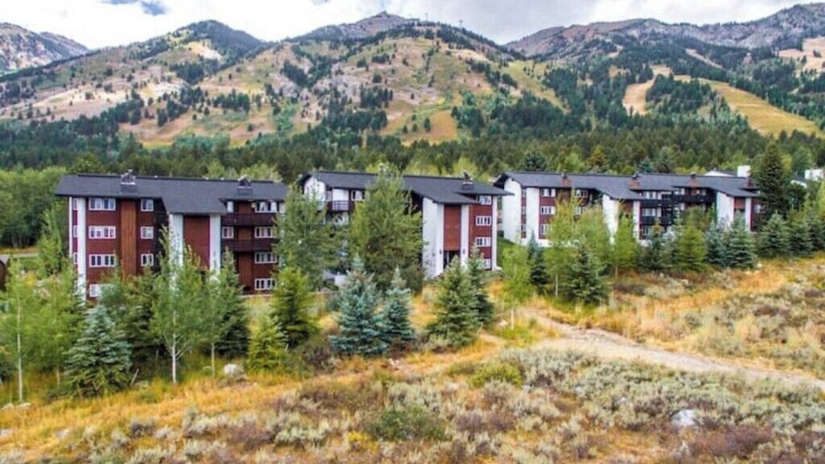 Teton Village Apartment | 2 Bedroom Teton Village - Pool, Tennis & Hot tub