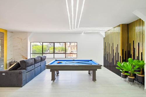 Soacha Apartment | 2 bedroom top floor with pool table, 1 block from Lleras park p9