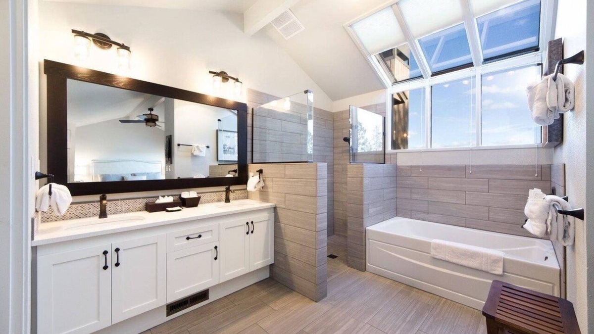 Redmond House | 2-bedroom townhome in Located in Eagle Crest Resort, n with resort amenities.