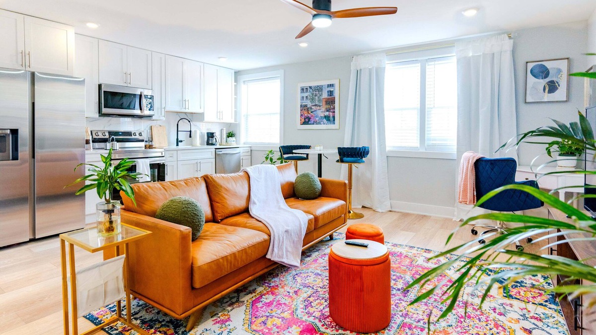 Olney-Oak Lane House | 2-bedroom townhome in charming Philadelphia with WiFi, AC