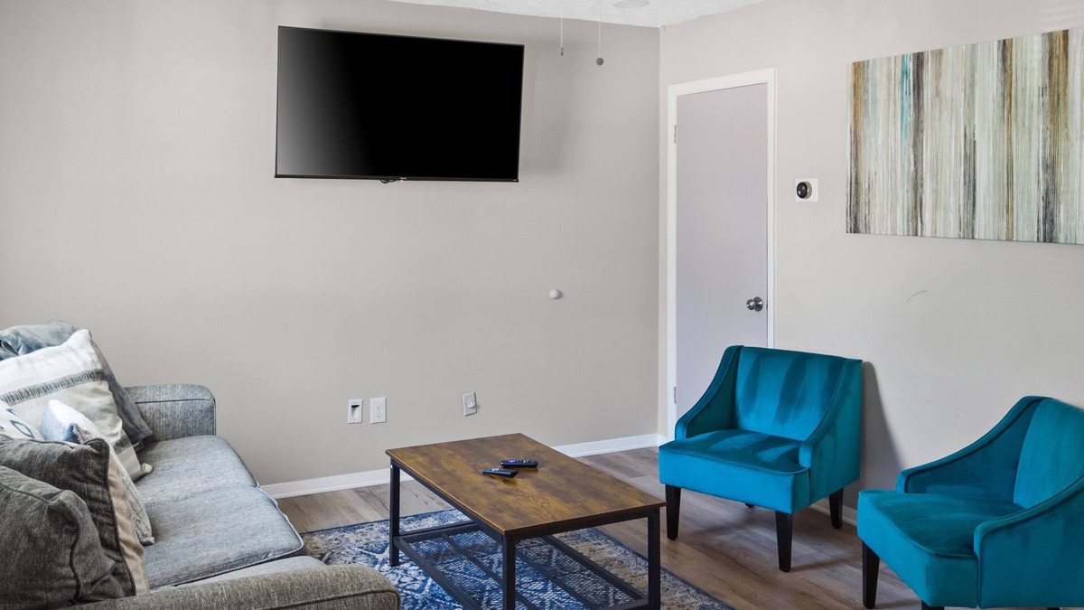 Mableton House | 2 Bedroom Townhouse Fire Pit - BBQ - Fun Relax