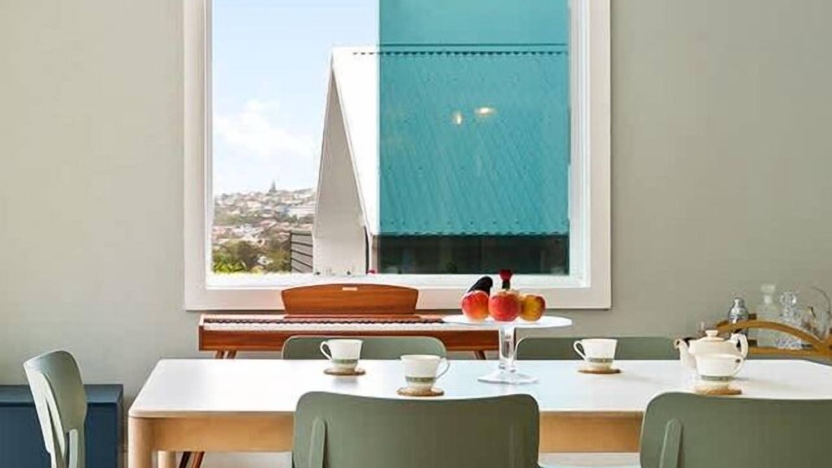 Bondi Beach Apartment | 2 bedroom tropical beach escape