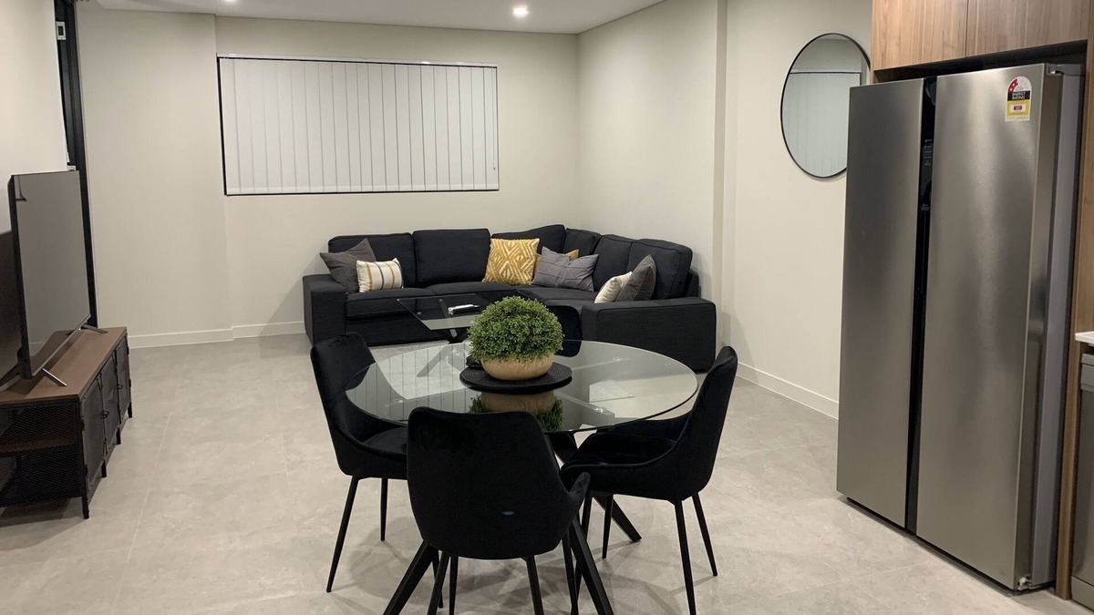 Kingswood Apartment | 2 Bedroom Unit - Wifi -Foxtel - Wheelchair Accessible
